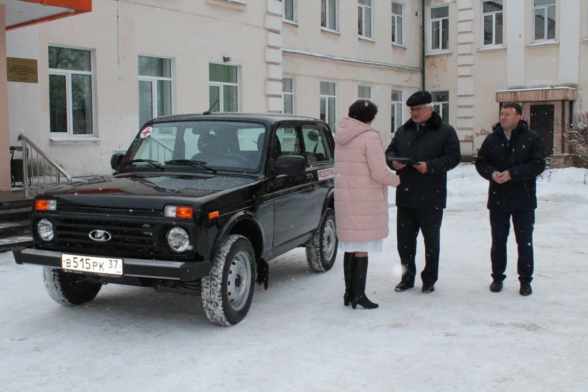 Депутаты фракции «Единая Россия» в Ивановской областной думе передали  медикам новый автомобиль