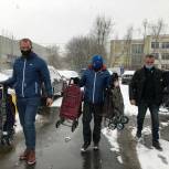 Муниципальные депутаты Бабушкинского района подарили местному обществу инвалидов сумки-тележки