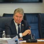 Владимир Ходырев решал вопросы благоустройства городских территорий и оказал помощь погорельцам