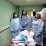 Активисты Волонтерского центра «Единой России» оказывают помощь  мурманской больнице