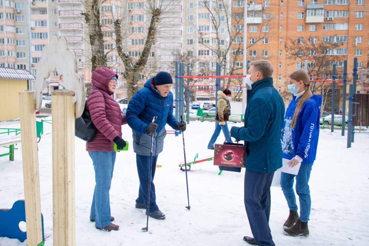 Владимир Жук поздравил Ветерана из Лыткарино с 80-летней годовщиной битвы  под Москвой