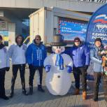 «Единая Россия» приняла участие во флешмобе благотворительной акции «Снеговики-добряки»