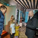 Депутат Саратовской областной Думы вручил подарки многодетной семье