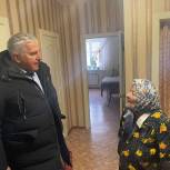 Владимир Кириллов поздравил с наступающим Новым годом 97-летнюю жительницу Кузнецка