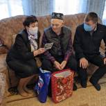 В Неверкинском районе с новогодними праздниками поздравили ветерана