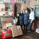 Единороссы подарили подарки многодетной семье