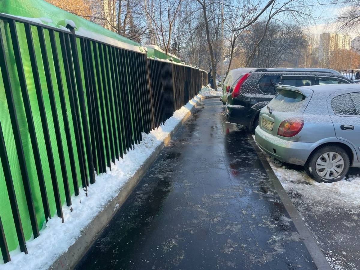 При содействии муниципального депутата во дворе на Озерной появился тротуар  для пешеходов