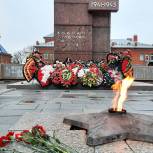 «Единая Россия» в День Героев Отечества приняла участие в памятных акциях по всему региону