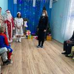 Депутат Госдумы Лариса Тутова поздравила с наступающим Новым годом детей с ОВЗ
