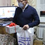 Кольские единороссы  поздравили ветеранов с Новым годом