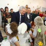 При содействии «Единой России» астраханский центр помощи детям, оставшимся без попечения родителей, получил ноутбуки