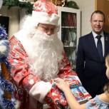 Праздник в каждый дом: единороссы по всей стране вручают новогодние подарки семьям мобилизованных