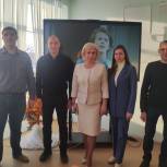 Единороссы организовали показ фильма по проекту «Новая школа»