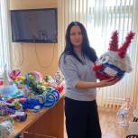 Единороссы Волгодонска поздравили победителей конкурса «Новогодняя игрушка»