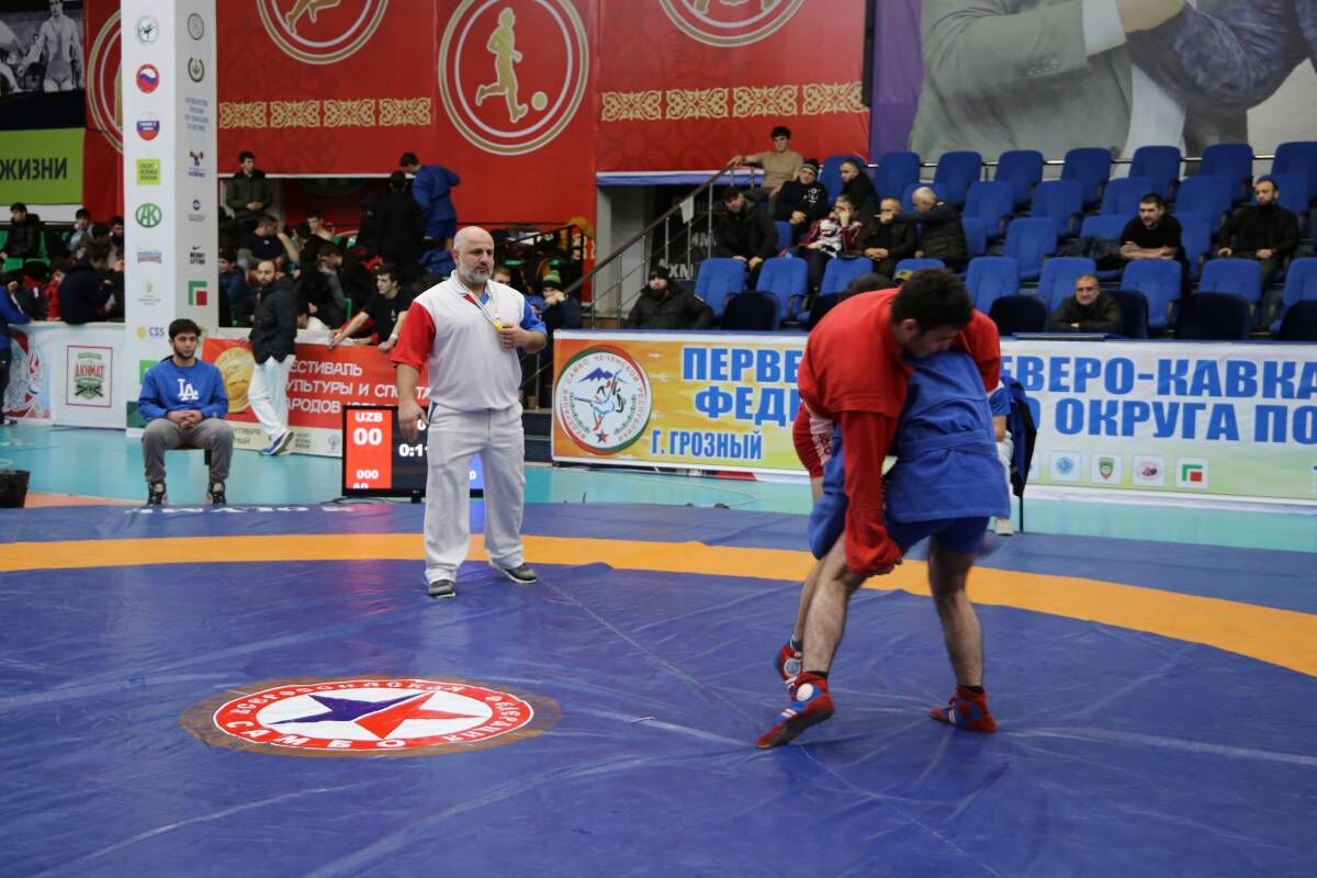 В Чеченской Республике проходит первенство СКФО по самбо