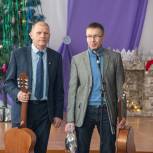 «Единая Россия» поздравила воспитанников Боградской спецшколы с Новым годом и вручила им подарки