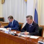 Дополнительные 902 миллиона рублей из областного бюджета получат поликлиники и больницы, работающие в системе ОМС