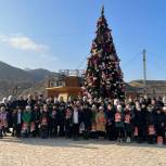 Новогодний праздник для детей мобилизованных казбековцев организован в экотуркомплексе Главрыба