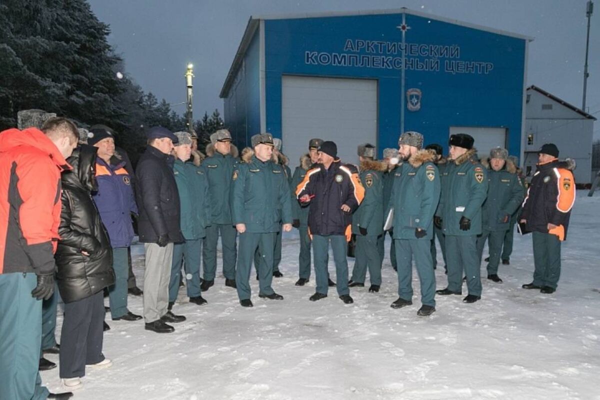 Александр Куренков и Александр Цыбульский оценили оснащение Архангельского  арктического комплексного аварийно-спасательного центра