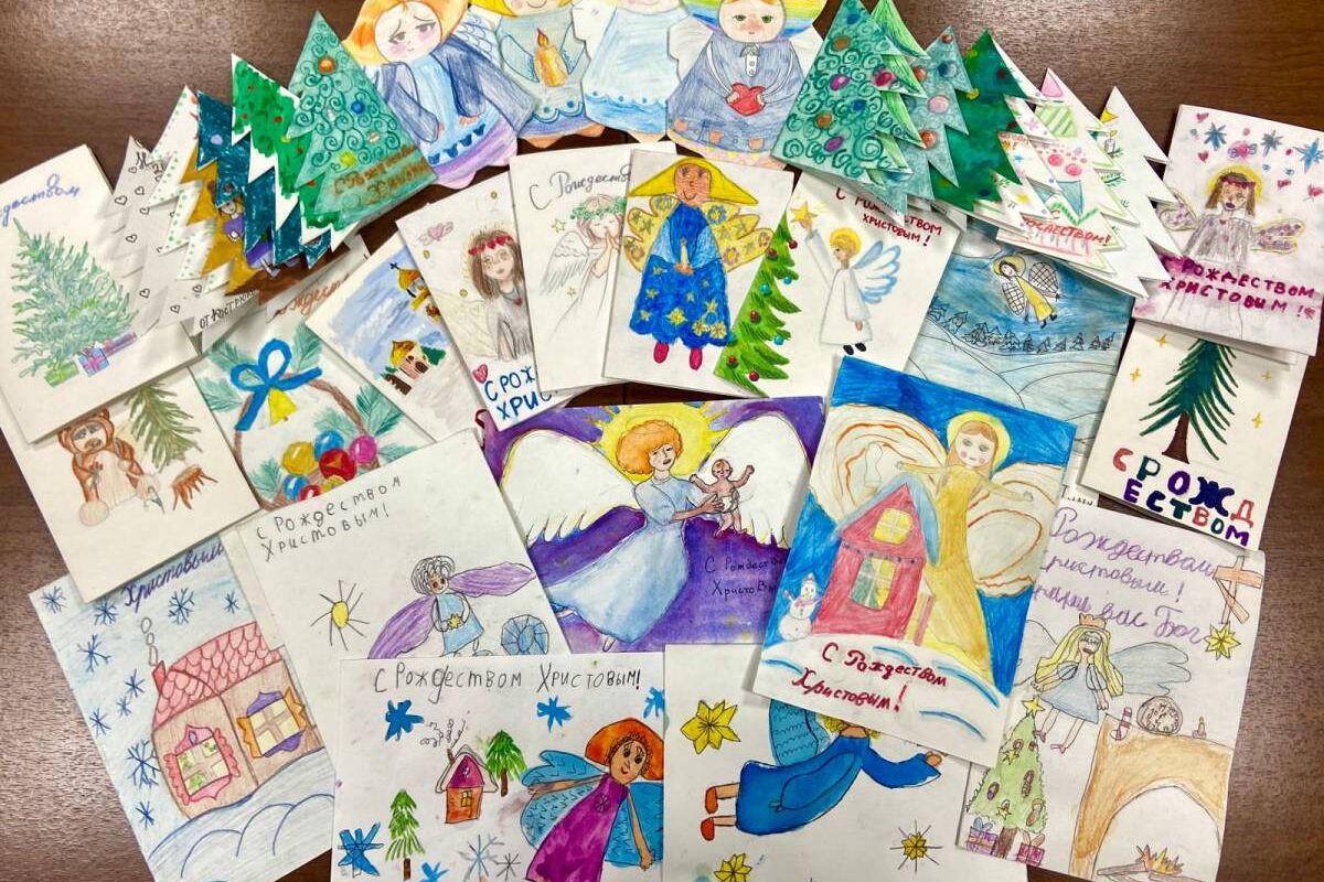 В тюменских отделениях почты появятся открытки с детскими рисунками