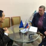 Приём граждан в Единой общественной приёмной партии провел депутат Абаканского горсовета Владимир Михеев