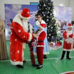 В Чечне «Единая Россия» поздравила с Новым годом более двух тысяч детей