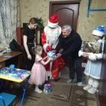 Большемурашкинские активисты поздравили семьи участников СВО и мобилизованных с наступающим Новым годом