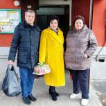 Депутаты КГС Людмила Шашенкова и Владимир Кривов посетили многодетную семью, пострадавшую от пожара