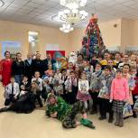 При поддержке "Единой России" в Кизляре прошёл новогодний праздник для детей мобилизованных