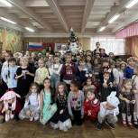 Московские волонтёры «Единой России» доставили 4 тысячи детских подарков для детей Мариуполя и организовали новогодние утренники