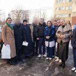 Московские врачи передали бойцам ДНР автомобиль «Нива»