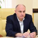 Депутат «Единой России» передал призы для юных участников конкурса районной газеты