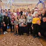 Дети из Электростали получили подарки от партийцев