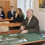Единороссы открыли «Парту Героя» во Власихе в школе имени А.С. Попова
