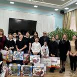Депутаты-единороссы поздравили с наступающим Новым годом детей из малоимущих семей
