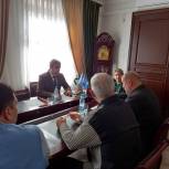 Аза Хашиева и Артур Албаков провели приём граждан по вопросам ЖКХ