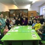 В Звениговском районе «Единая Россия» организовала мастер-класс по росписи пряников для детей наших бойцов