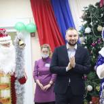 Никита Бурвиков поздравил подопечных социально-реабилитационного центра для несовершеннолетних №1