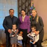 Елена Ельникова и Осман Булатов посетили семью мобилизованного
