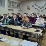 Единороссы города Волжска прошли со студентами тест по истории Великой Отечественной войне