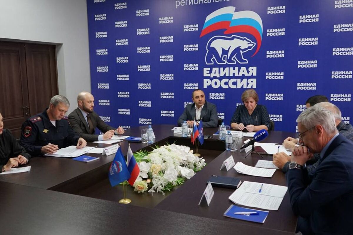 В «Единой России» обсудили реализацию партпроекта «Безопасные дороги» и нацпроекта «Безопасные качественные дороги»