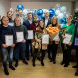 В Москве Евгений Нифантьев вручил благодарности волонтёрам, помогающим на Донбассе