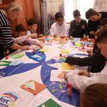 «Новогодняя почта» от «Единой России» уже собрала в Хакасии более 900 праздничных писем для участников спецоперации