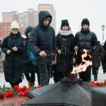 В День Героев Отечества в Лосино-Петровском открыли первую «Парту Героя»