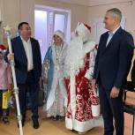 «Единая Россия» в Батайске вручила подарки к Новому году эвакуированным из Донецкой Народной Республики