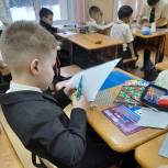 Школьники Нефтеюганска присоединились к партийному конкурсу «Открытка от всего сЕРдца»