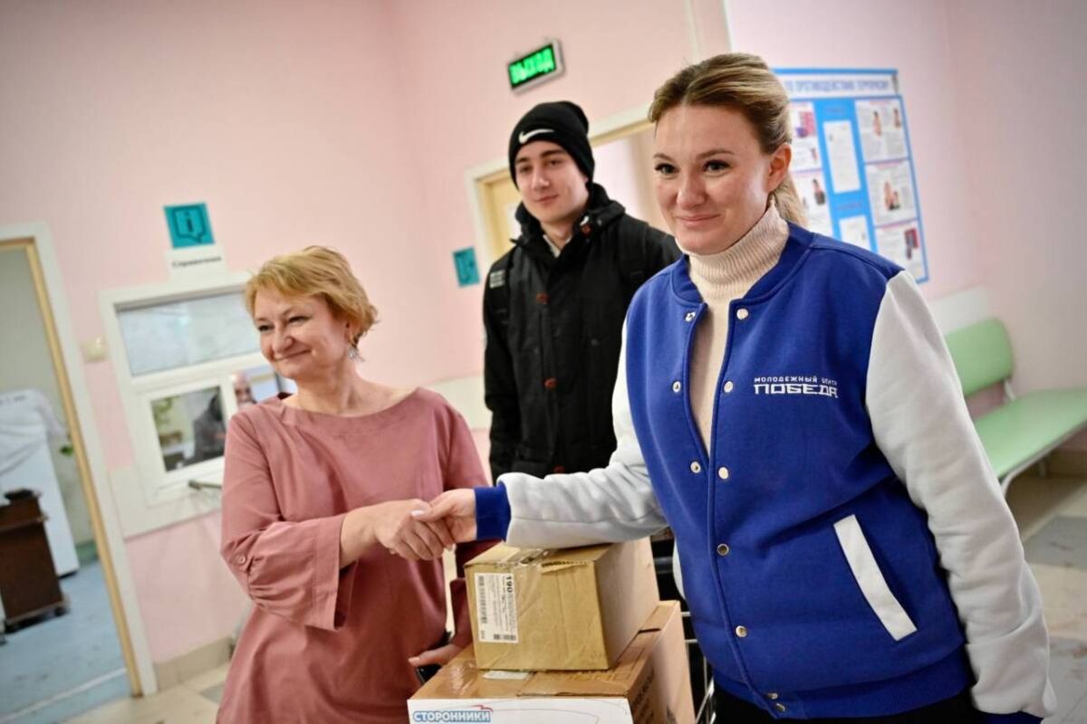 Жуковские и домодедовские единороссы передали в детские отделения больниц  «Коробки храбрости»