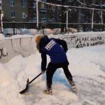 Жуковские активисты партпроекта «Городская среда» помогают ликвидировать последствия снегопада