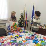 «Новогодняя почта»: дети готовят новогодние открытки с теплыми пожеланиями для участников СВО