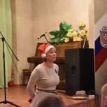 Псковички поздравили защитников с Новым годом